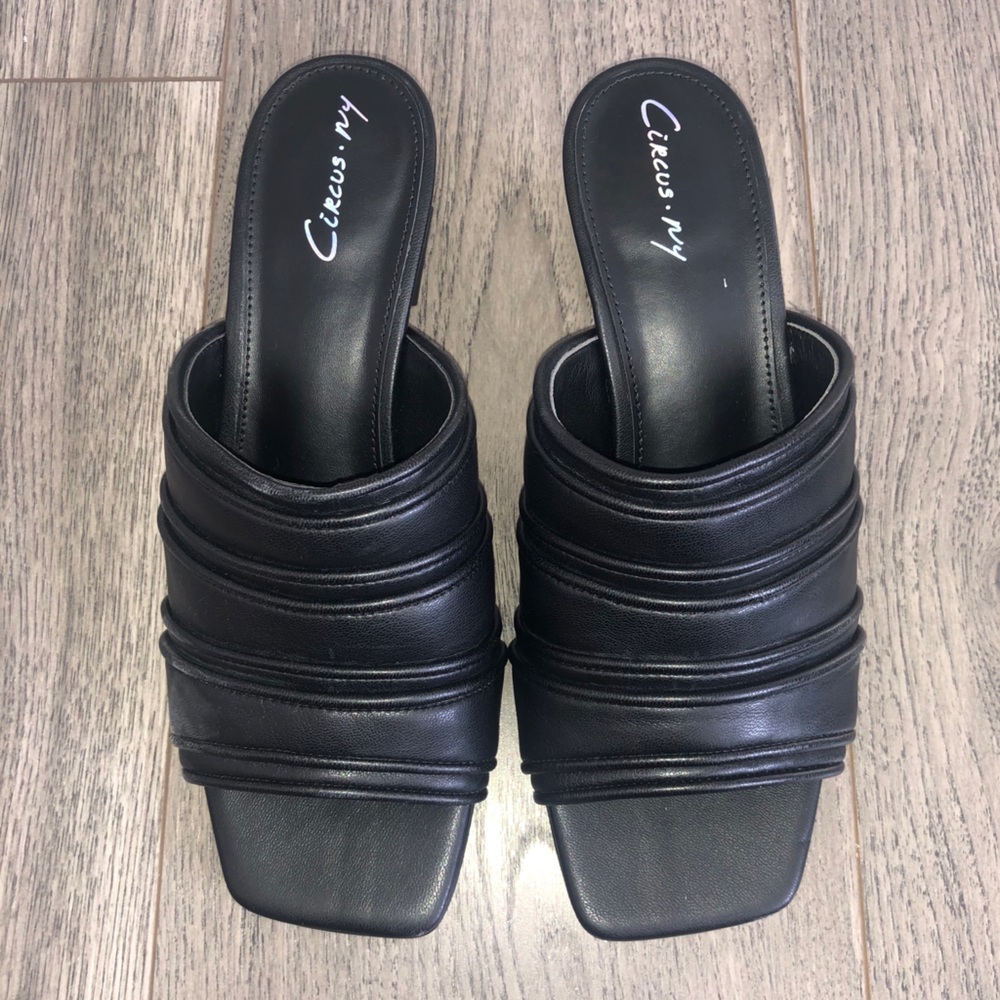 Circus by Sam Edelman slip on heel